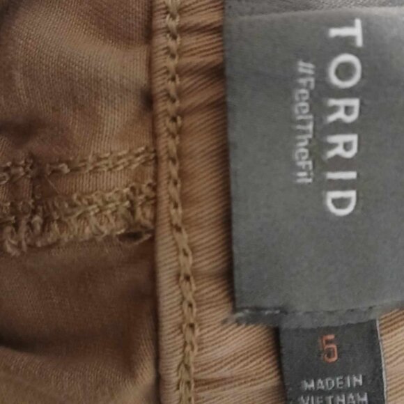 Torrid Lot of 2 Bermuda Pull-On Shorts - Size 28 (5X) (Dark Blue & Khaki) - Picture 6 of 13